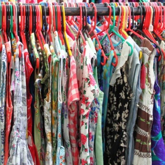 All Women's Bundle of 25 PC High Quality Clothing Bags, Tops, Jeans, & More - Picture 5 of 7